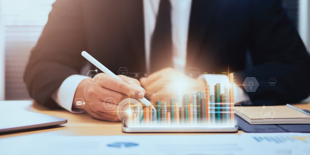 Exploring Revenue Cycle Management Outsourcing: A Comparison of In-House vs. Outsourced Approaches